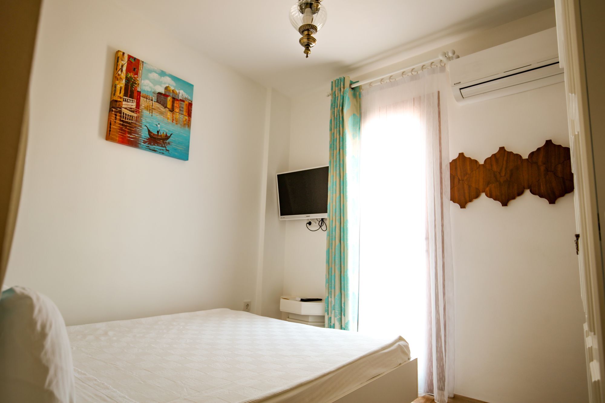 Menendi Otel Foca Kültér fotó