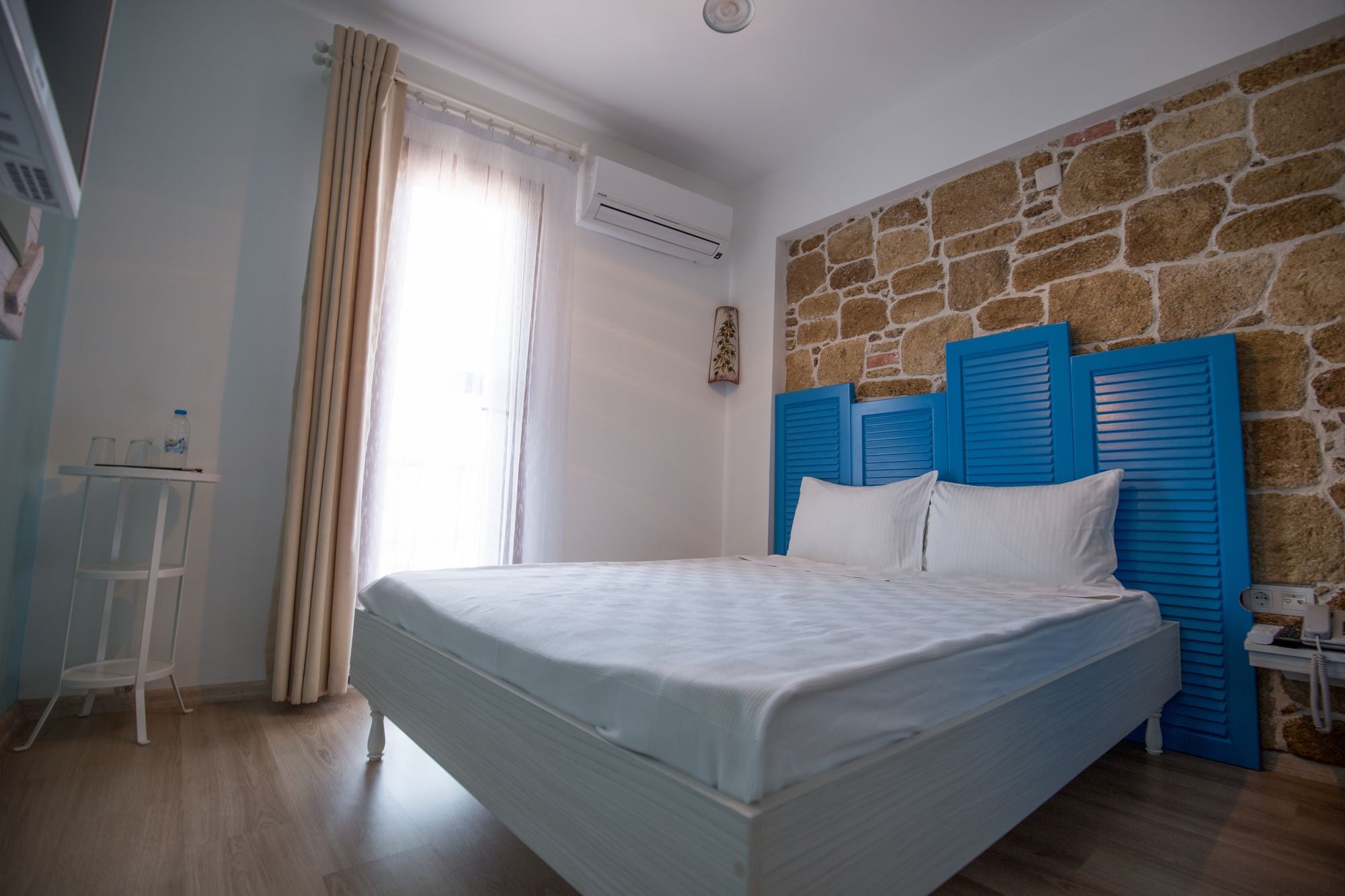 Menendi Otel Foca Kültér fotó